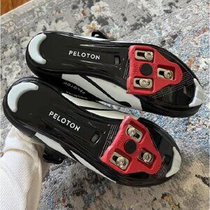 Peloton Cycling Shoes With Cleats size 39, men’s 7, women’s 8.5 unisex